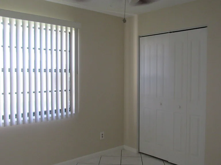 1065 Manor Dr — Photo 13