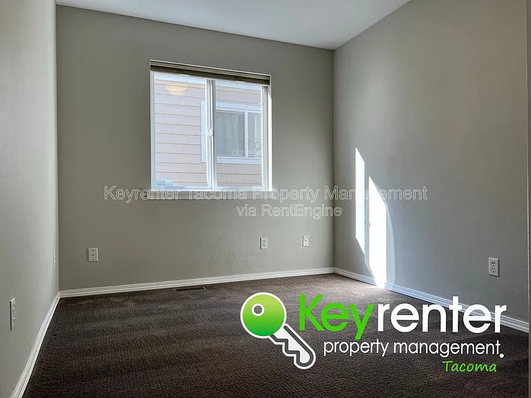 628 N Steele St — Photo 28