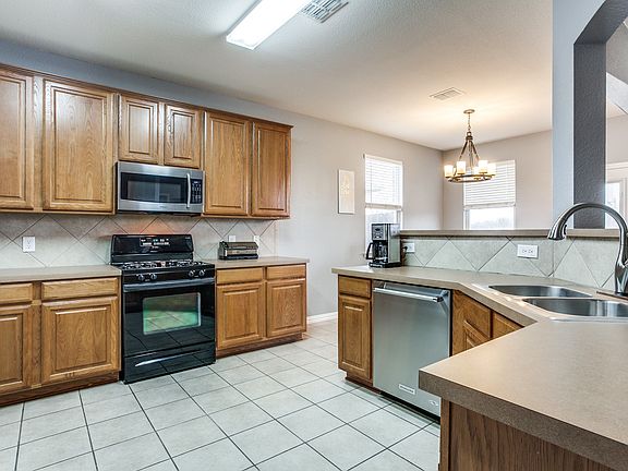 5th image of 8337 Island Cir