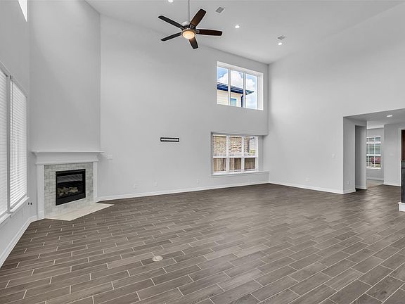 4th image of 2115 Jitterbug Ln