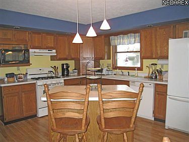 5th image of 4331 Thornridge Cir