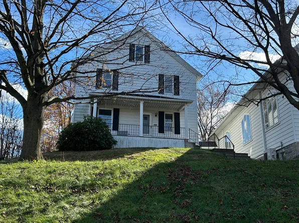 138 Charles St, Throop, PA 18512