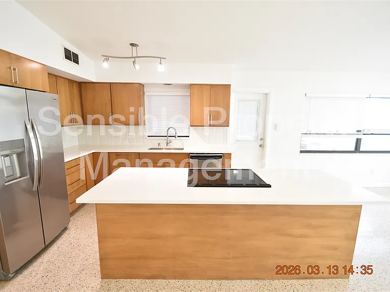 528 Suwanee Cir — Photo 10