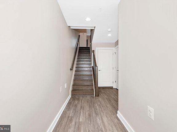 4th image of 1550 Trafalgar Ln