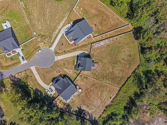 2nd image of 244 Harvester Rd