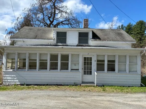 17 High St, West Stockbridge, MA 01266