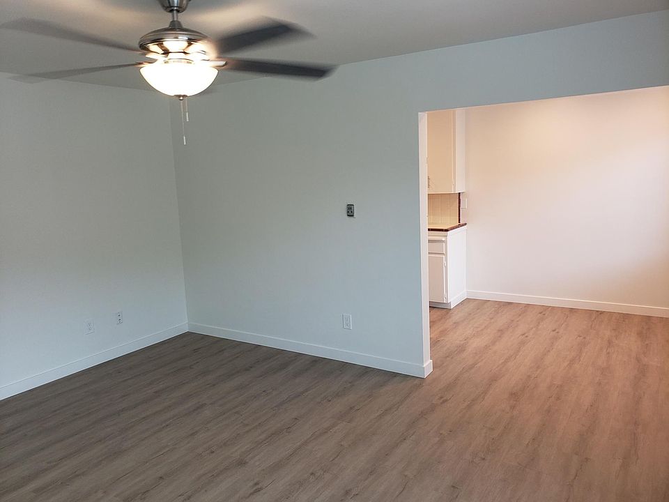 1st image of 4255 Menlo Ave #4255