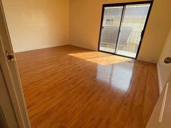 3rd image of 2442 New Ave APT D