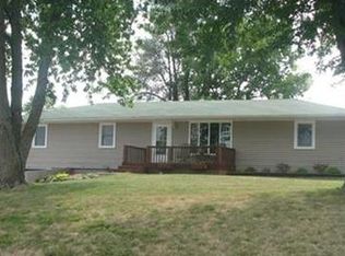 304 S Searcy St, Gallatin, MO 64640