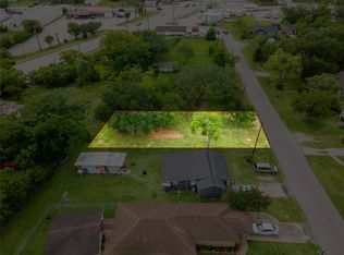 507 Cemetery Rd, Clute, TX 77531