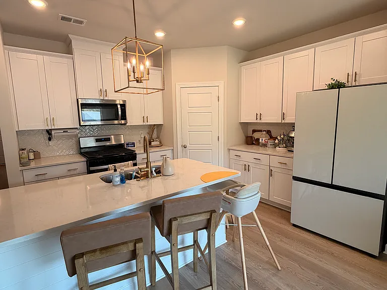 147 Lavinia Cir — Photo 4