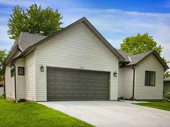 1431 Sumter Ave N, Golden Valley, MN 55427