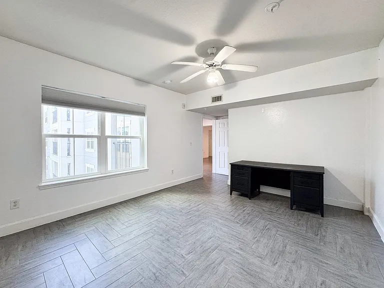 204 E South St #4056 — Photo 11