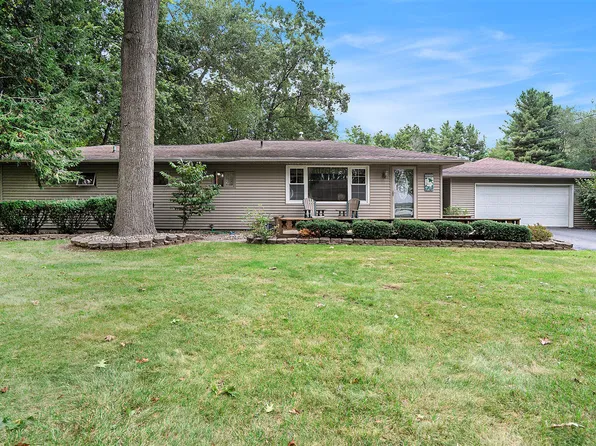 19520 Thompson Ln, Three Rivers, MI 49093