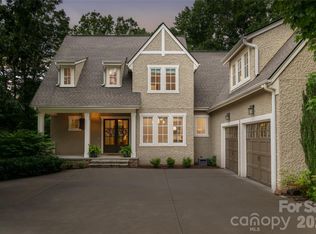 20 E Owl Creek Ln, Fairview, NC 28730