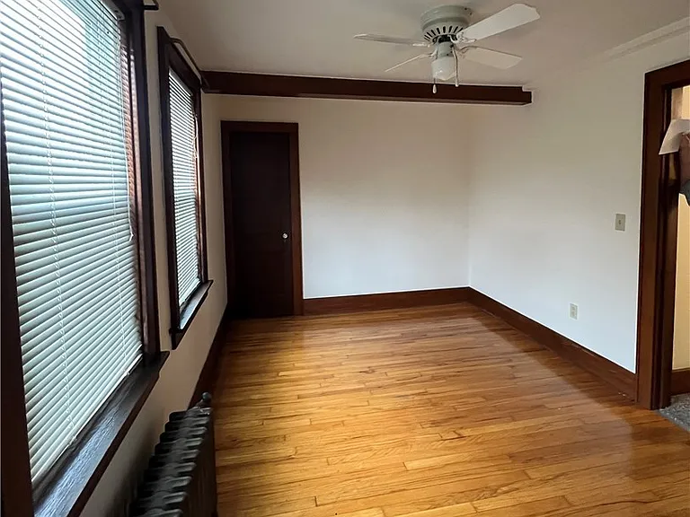 412 Delmar Pl — Photo 5