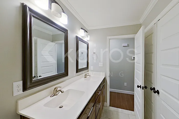 901 Division St — Photo 14