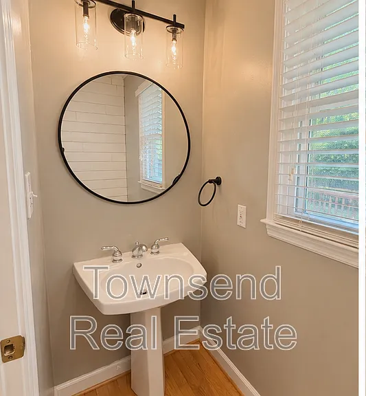 2937 Delaware Dr — Photo 6