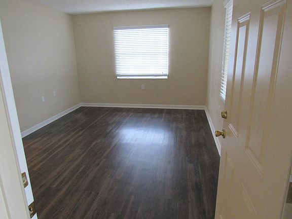 3rd image of 7 Herald Dr