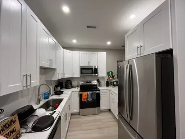 19 Hampden St APT 2, Worcester, MA 01609