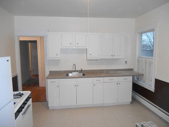 3rd image of 9 Moscow St #2