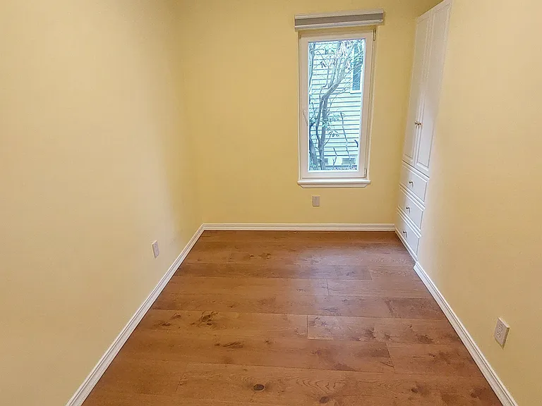 Smaller bedroom or your perfect work at home office