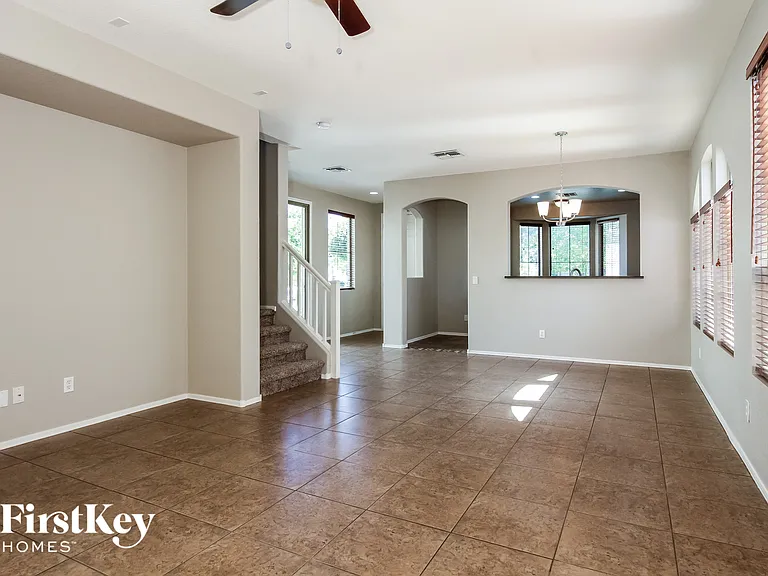 1848 E Dunbar Dr — Photo 4