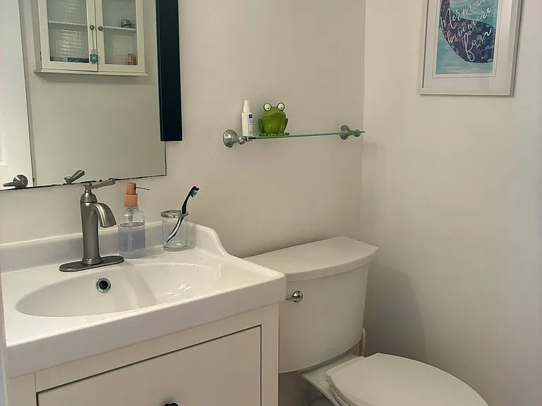 400 Leslie Dr #502 — Photo 33