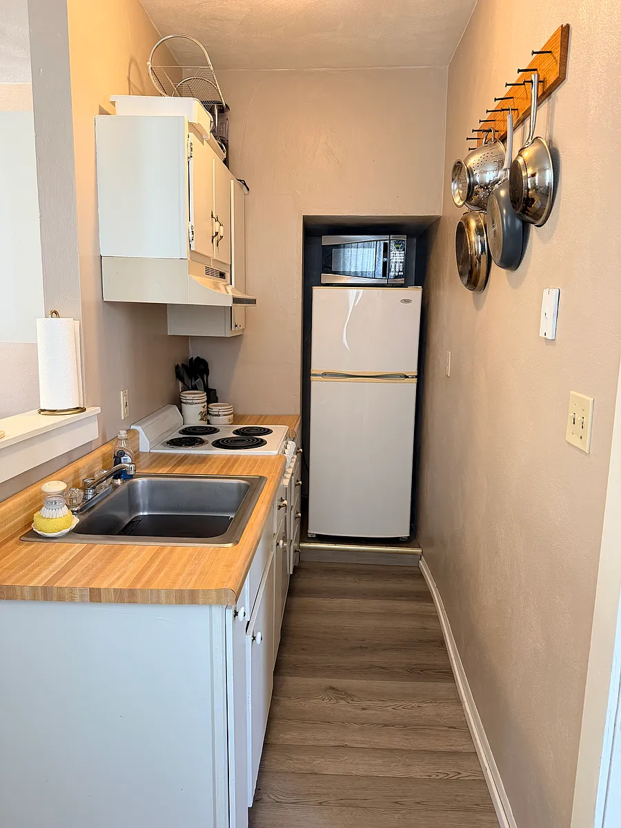 Building Photo - 207 E Church St #1