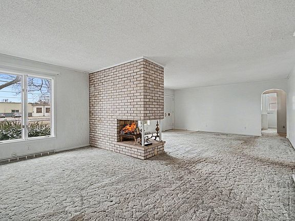 3rd image of 515 W Burr Oak St