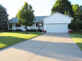 912 Deer Run, Amherst, OH 44001