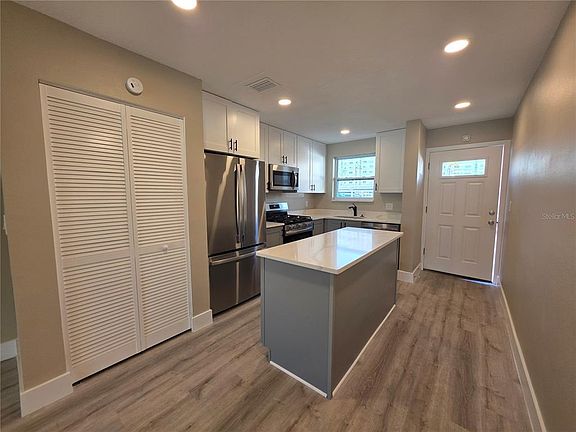 3rd image of 6025 SHORE BOULEVARD S #105