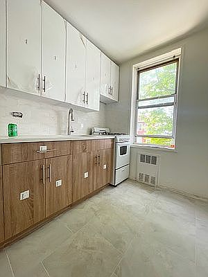 1st image of 1740 E 13th St #1