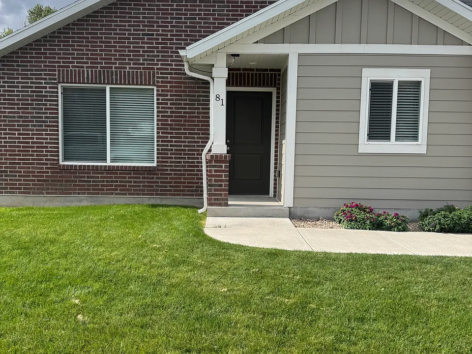 81 N 325 E #81