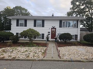 9 Sutcliffe Ave, Lincoln, RI 02865