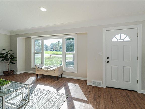 4th image of 5108 51st Ave N