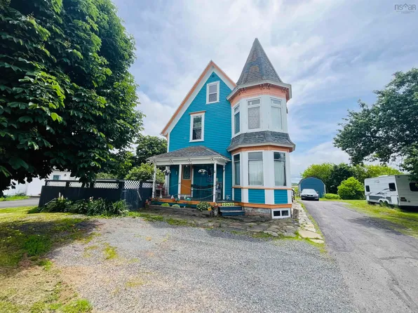 10426 Durham St, Cumberland, NS B0K 1L0