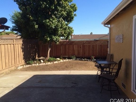 5th image of 32325 Crest Ln