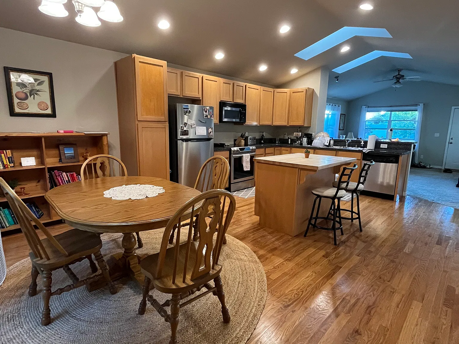 3 bed, 1300 sqft, $2,800 — Photo 3