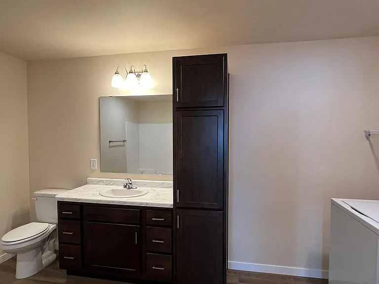 713 Caroline St — Photo 112