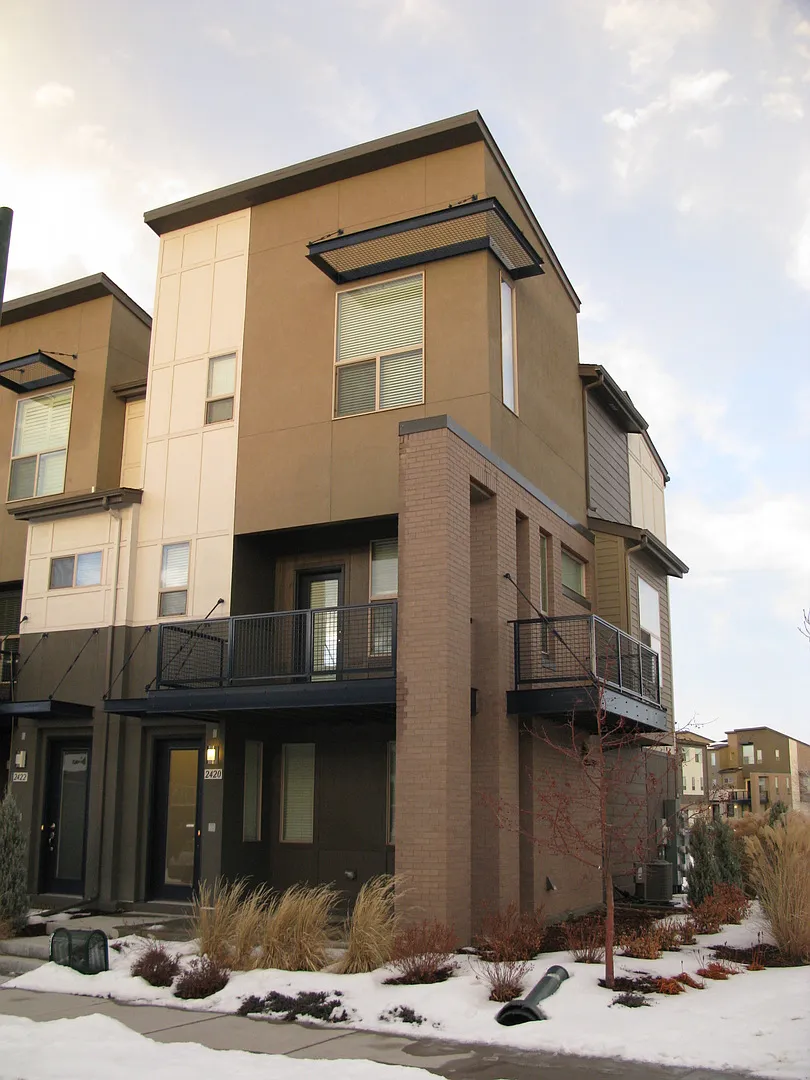 Modern End Unit 3 Bedroom Townhome with Solar. — Photo 1