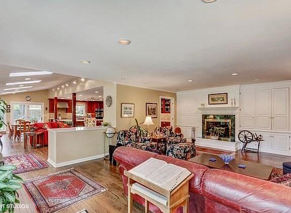 4th image of 5841 High Dr