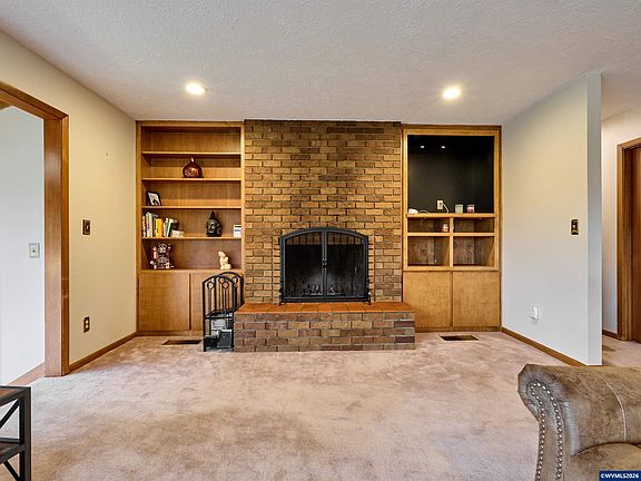 4th image of 3780 Victor Point Rd NE