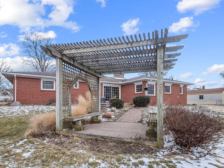 6600 Rouget Rd — Photo 3