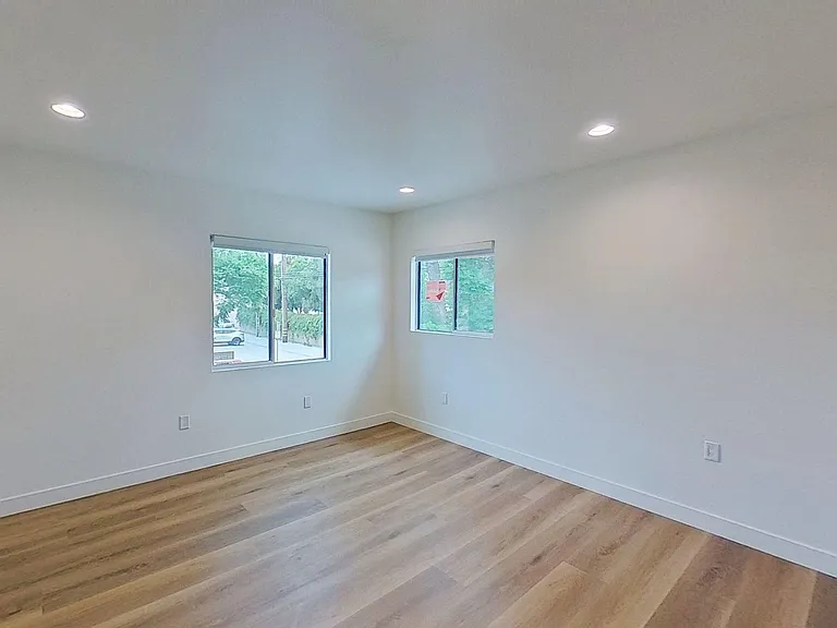 829 N Garfield St — Photo 125