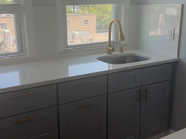 9 Prospect St #3R, Brockton, MA 02301