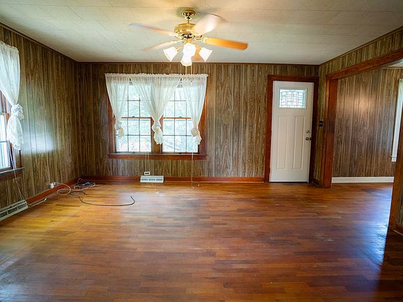 3rd image of 300 Dawson Rd