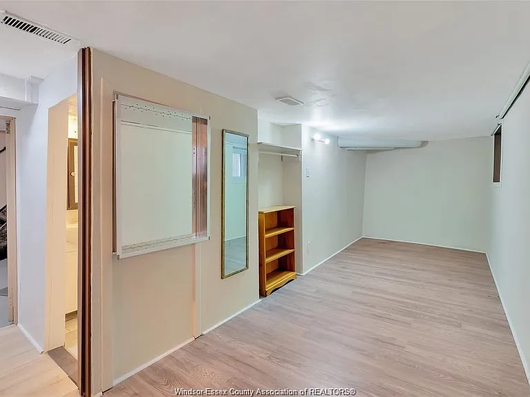 739 Josephine Ave #BASEMENT — Photo 4