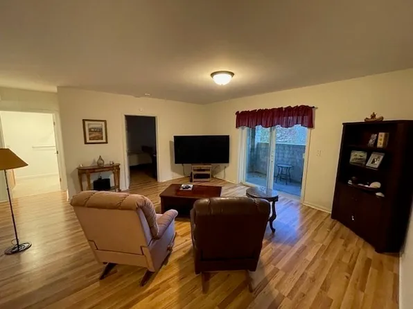 110 Dillingham Ave Unit 210, Falmouth, MA 02540