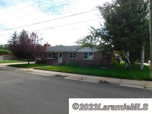 1st image of 917 S 17th St